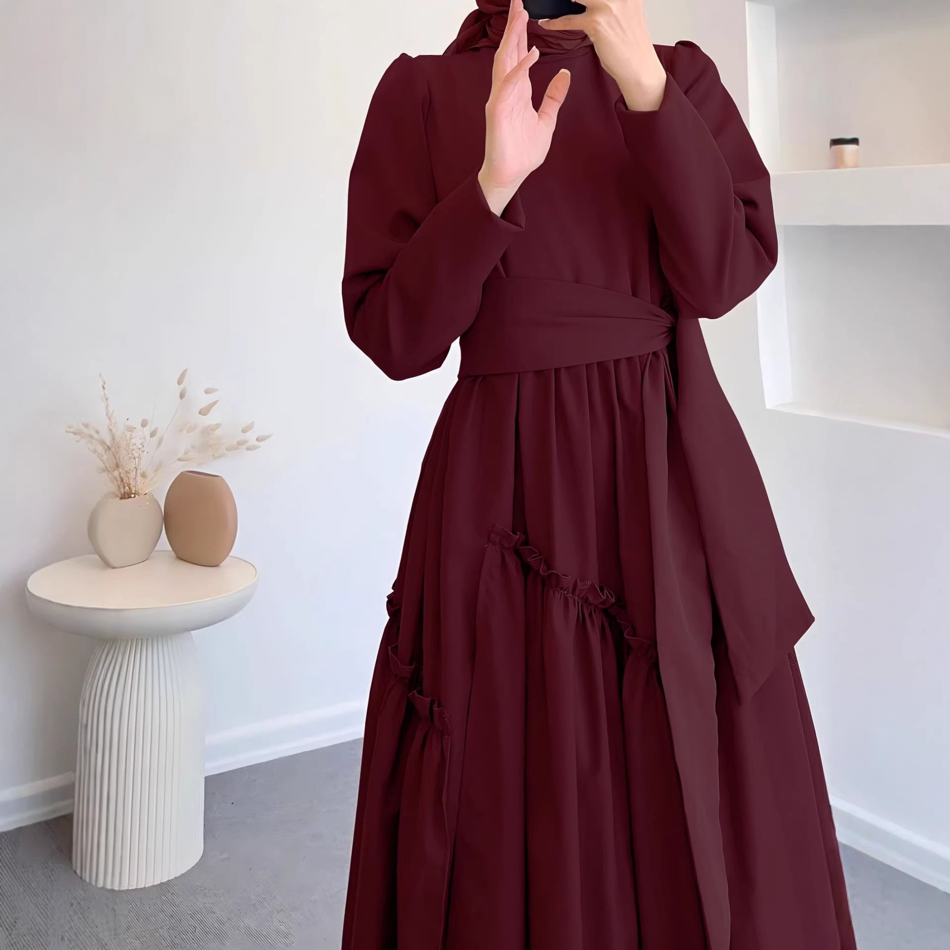 Robe Maxi Bordeaux – Col Montant, Manches Longues & Taille Cinée
