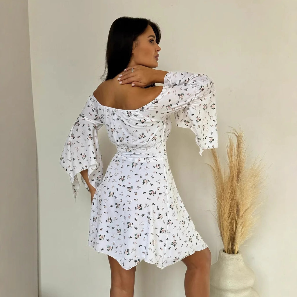 Robe Florale Épaules Dénudées – Manches Évasées & Taille Cinée